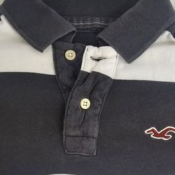 Hollister CA Men's Short Sleeved Shirt.   Color Black and White.  Size Small