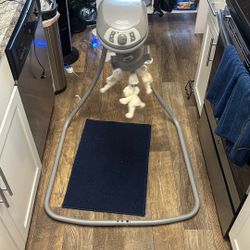  Graco Soothe Baby Swing 