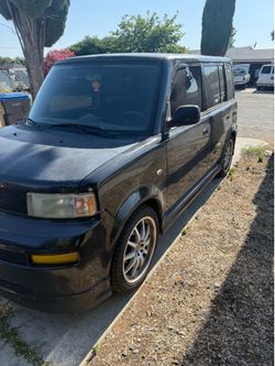 Toyota scion xb 2004 salvage 167 mil millas