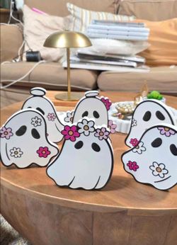 Halloween ghosts decor