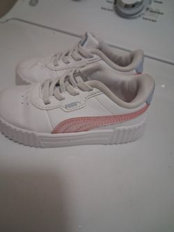 Girl shoes