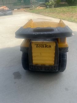 Metal Tonka Dump Truck
