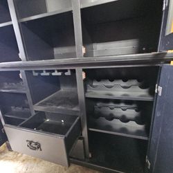 Wine cabinet