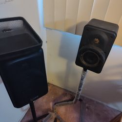 Infinity Bookshelf Speakers