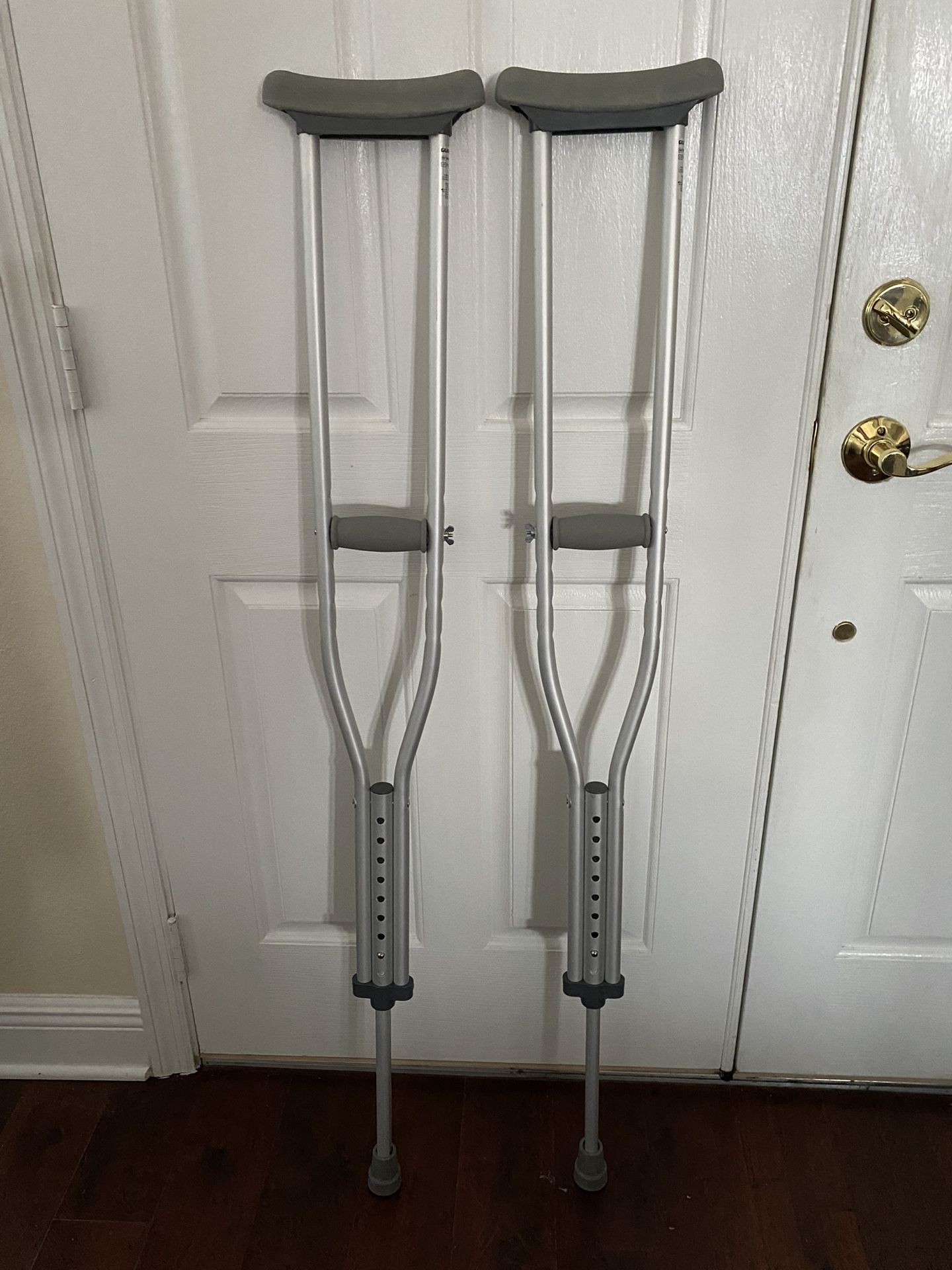 Adjustable Crutches Like New