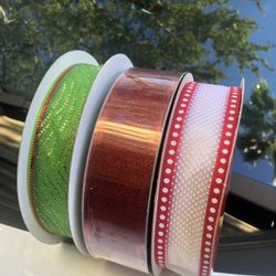 1.5’ Premium Holiday Ribbon (3)