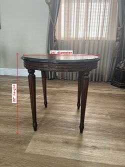 Round Coffee Table / Side Accent