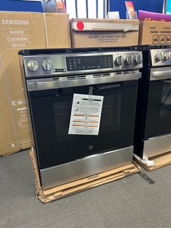 GE Slide In Gas Range with Airfry!!