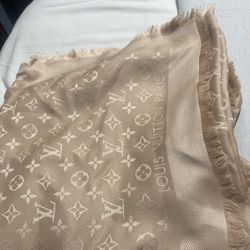 Louis Vuitton Monogram Classic Shawl for Sale in Windsor Hills, CA