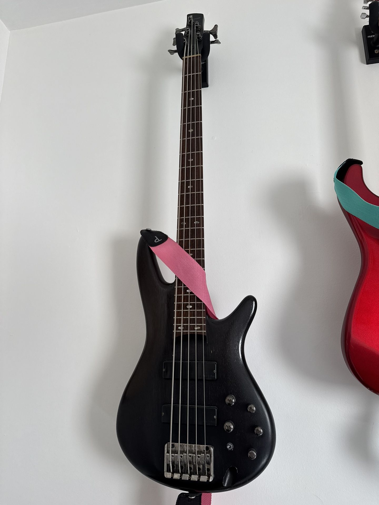 Ibanez SR300E 5-String Electric Bass