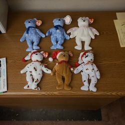Christmas Beanie Babies . Bears