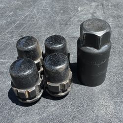 12x1.5mm Black Gorilla Acorn Wheel Lock