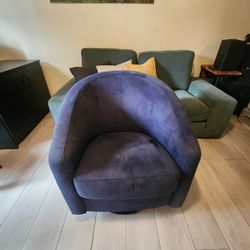 Babyletto
Madison Swivel Glider. Rocker Chair For Mother Baby. 