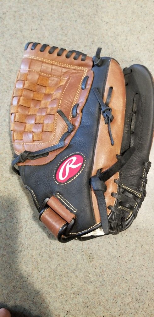 12.5" Rawlings Baseball Or Softball Glove Broken In
