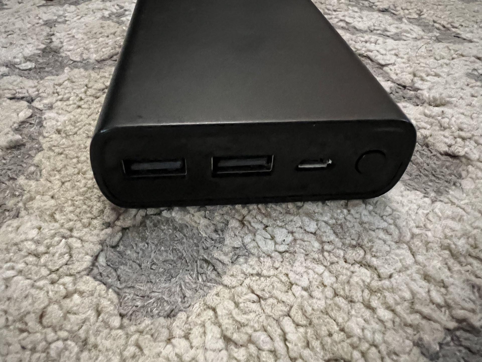 Insignia Power Bank 15000 mAh