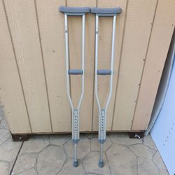 2x Adjustable Underarm Crutches Adult 300 lb Capacity Like New