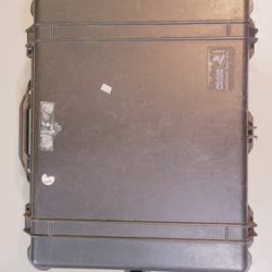 1600 Pelican Hard Case With Inserts 