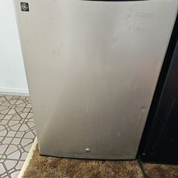 Stainless Steel Small Refrigerator W/freezer