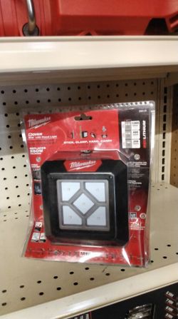 MILWAUKEE M12 LED FLOOD LIGHT (TOOL ONLY)