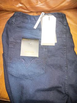 Six Lincoln Jeans