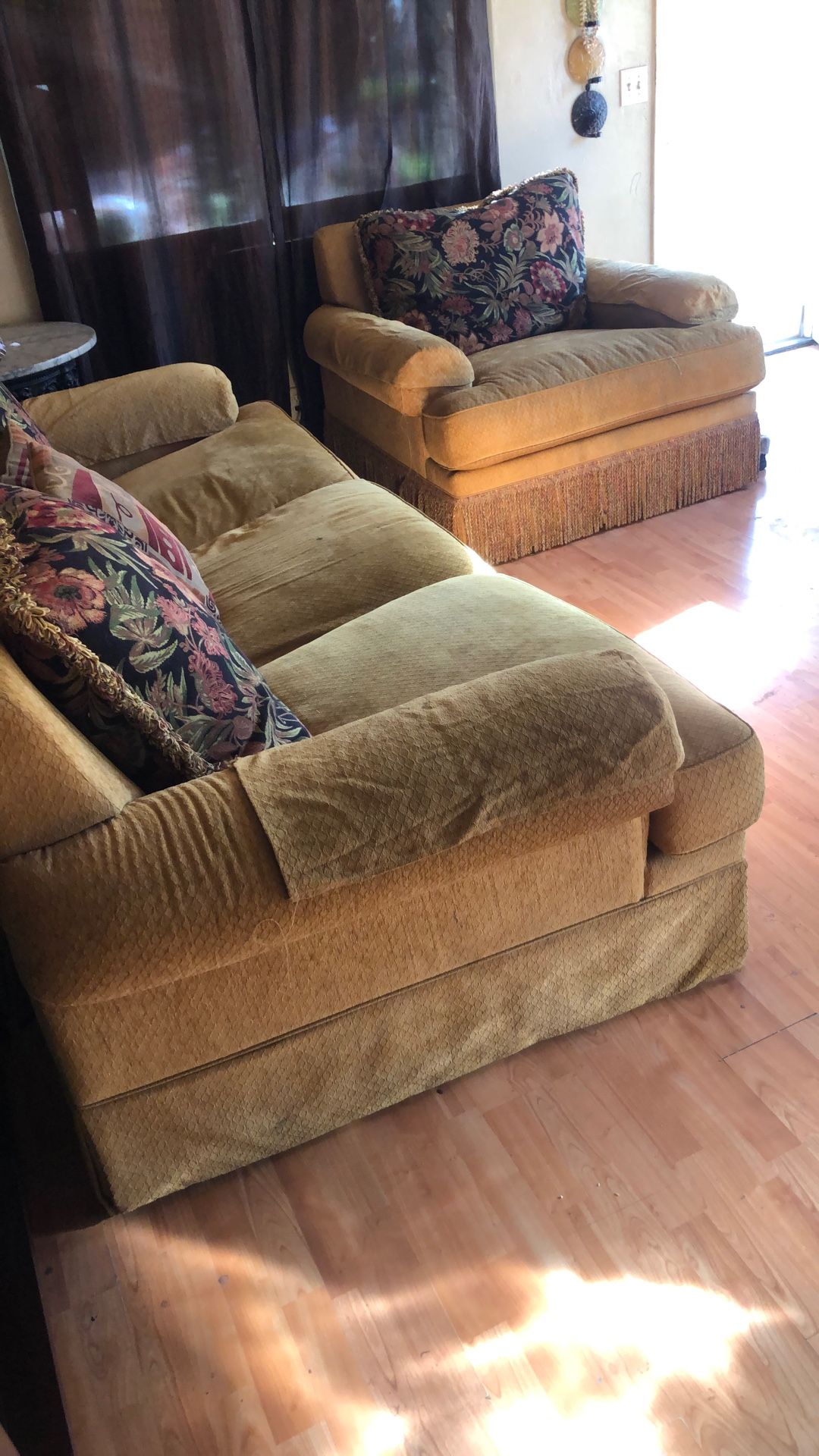 Good Couches Thay Just Need A Little Clean And There Like Brand New