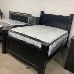 [SPECIAL] Mirlotown Black Queen Poster Bed