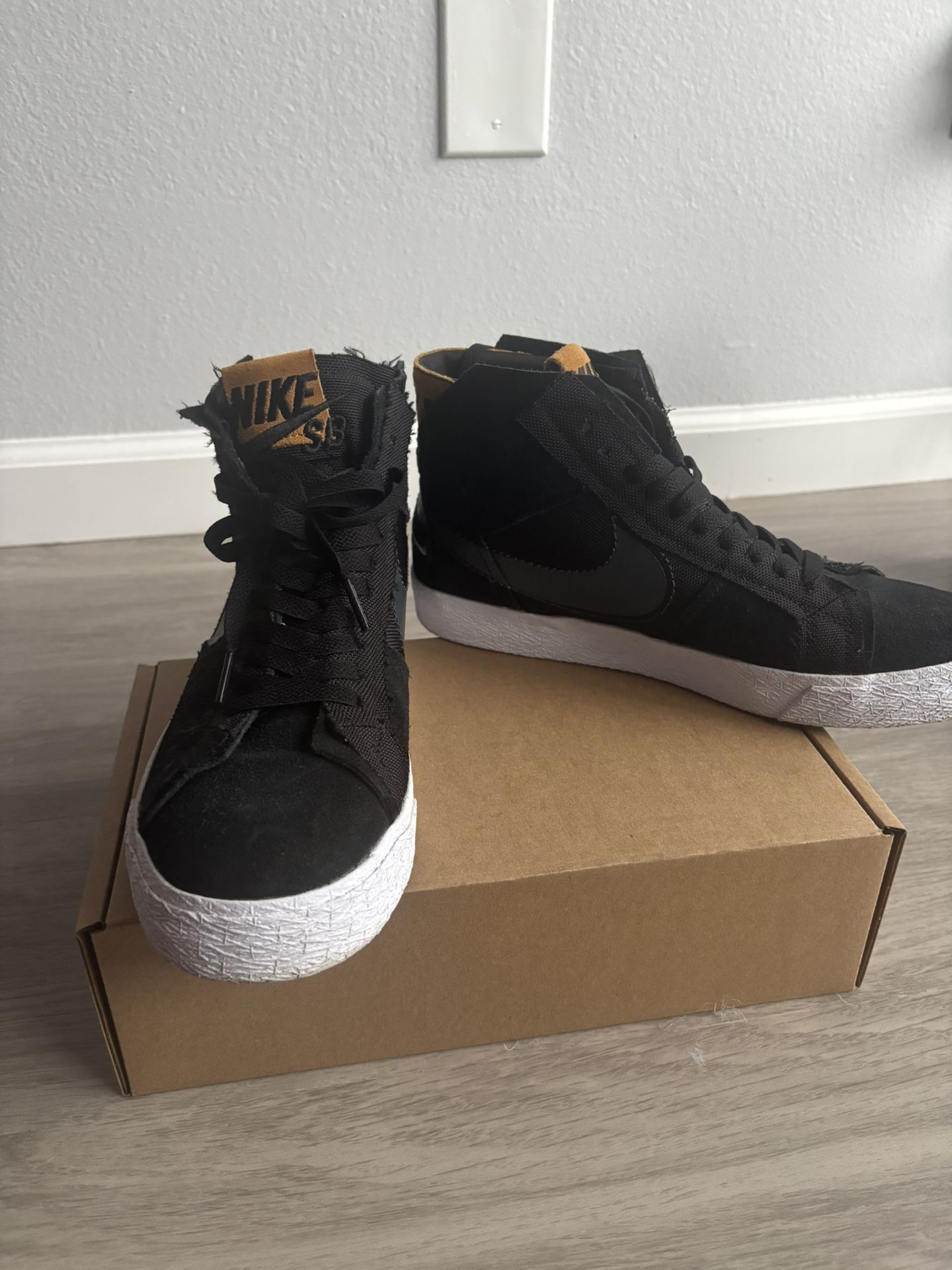 Nike SB Zoom Blazer Mid Premium - Black/Yellow - Men’s 7.5