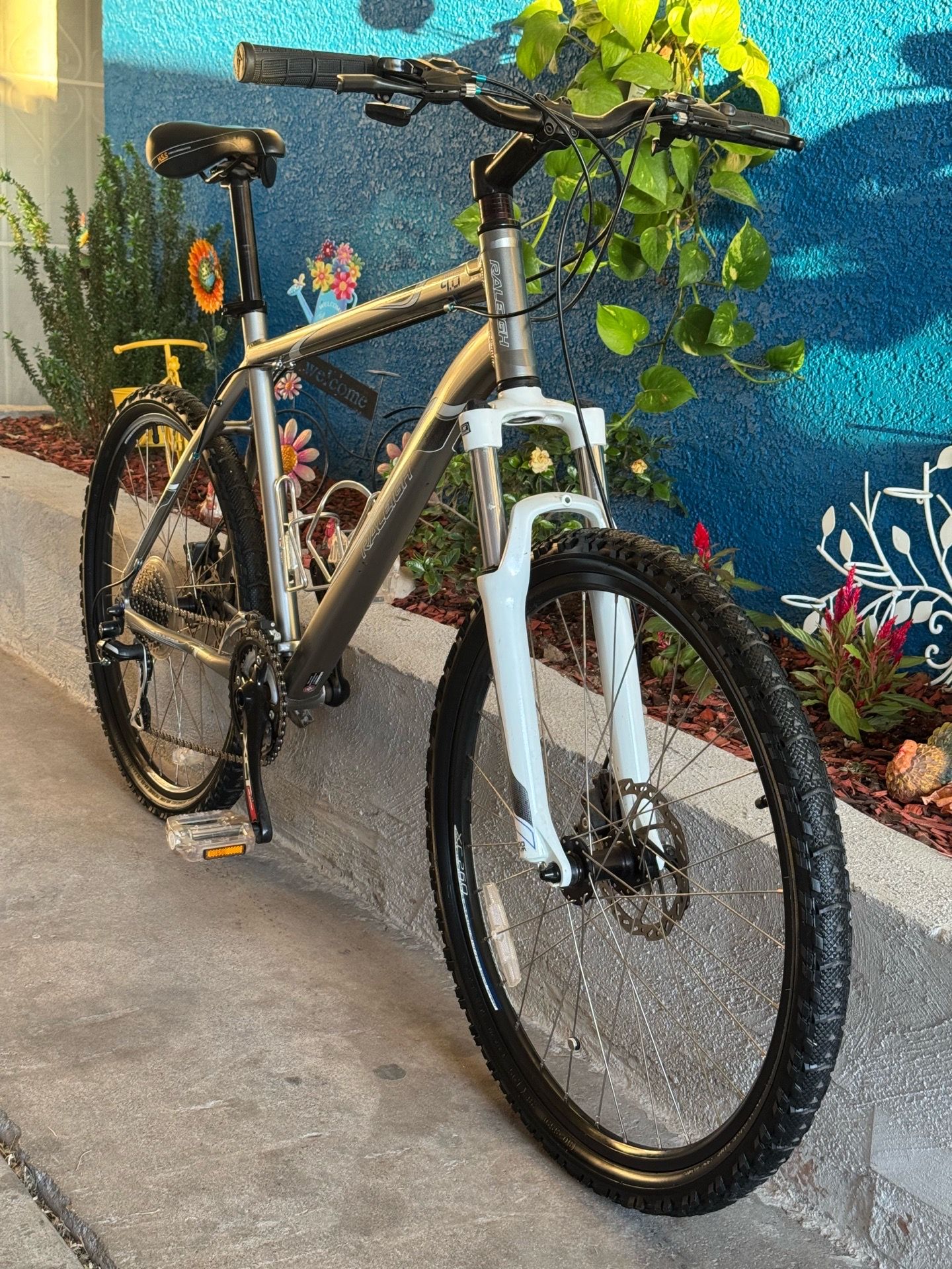 26" Raleigh mountain bike