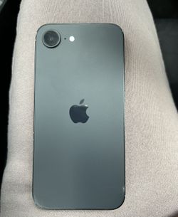 iPhone 16e
