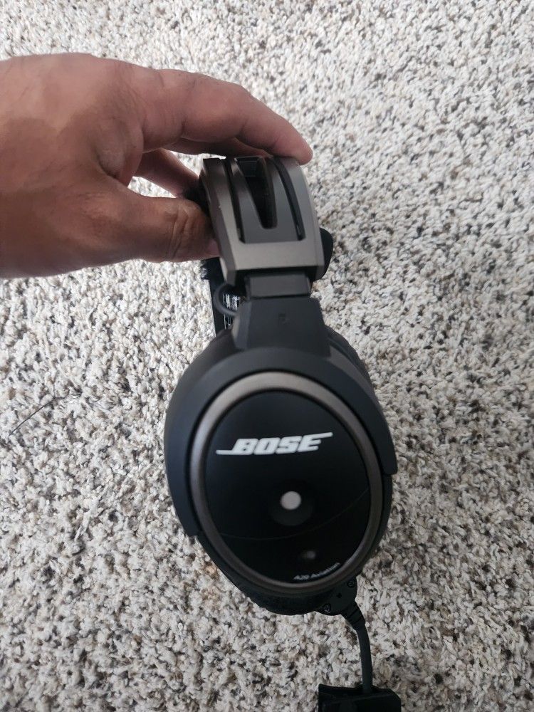 Bose A20 Aviation Headset with Bluetooth – Excellent Condition