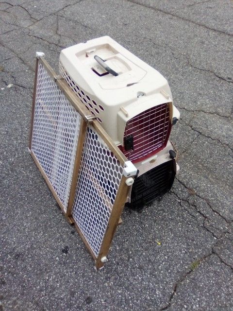 Dog Kennel +Gate 20.00