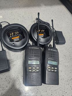 2 X MOTOROLA HT1250 LS+ UHF 403~470 MHz 4w 16CH Two Way Radio-Black