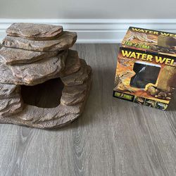 Reptile Hiding Decoration And Water Well