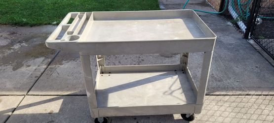 Rubbermaid  cart