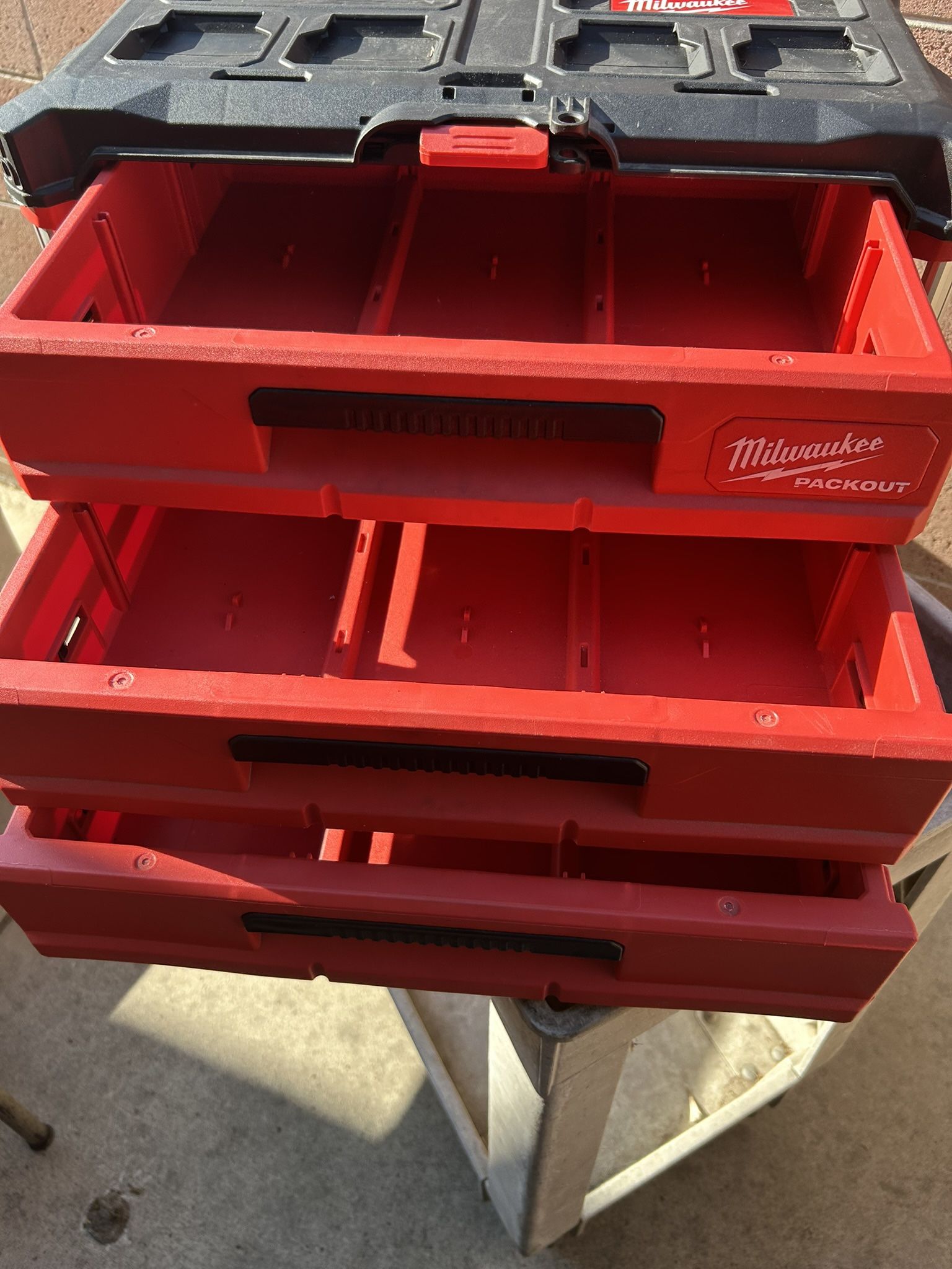 Milwaukee Pack Out Tool Box 3 Drawers Empty 