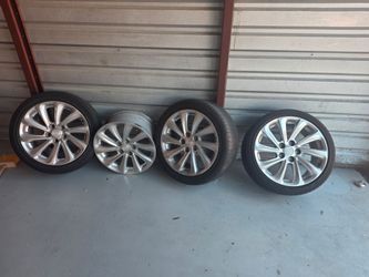Set of 4 Buick Alloy Wheels with Tires
