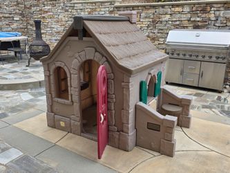 Step2 Cottage Playhouse