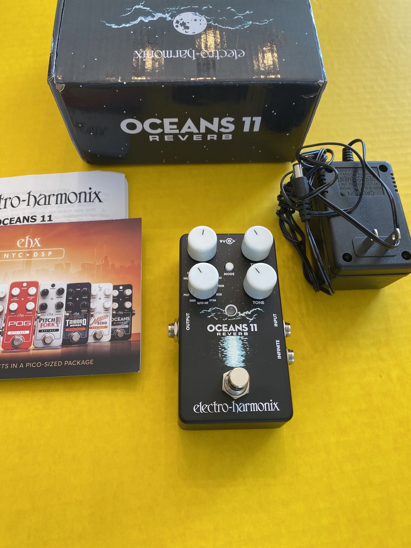 Electro-Harmonix OCEANS 11 Reverb Pedal