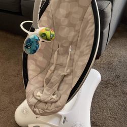 4 Moms Mamaroo Swing