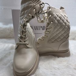 Dream Pairs Women's Fashion Lug Sole Combat Boots Size 7.5