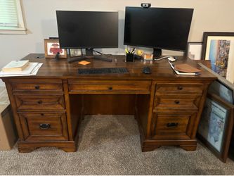 Aspenhome Executive Desk