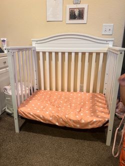 Used mini toddler bed