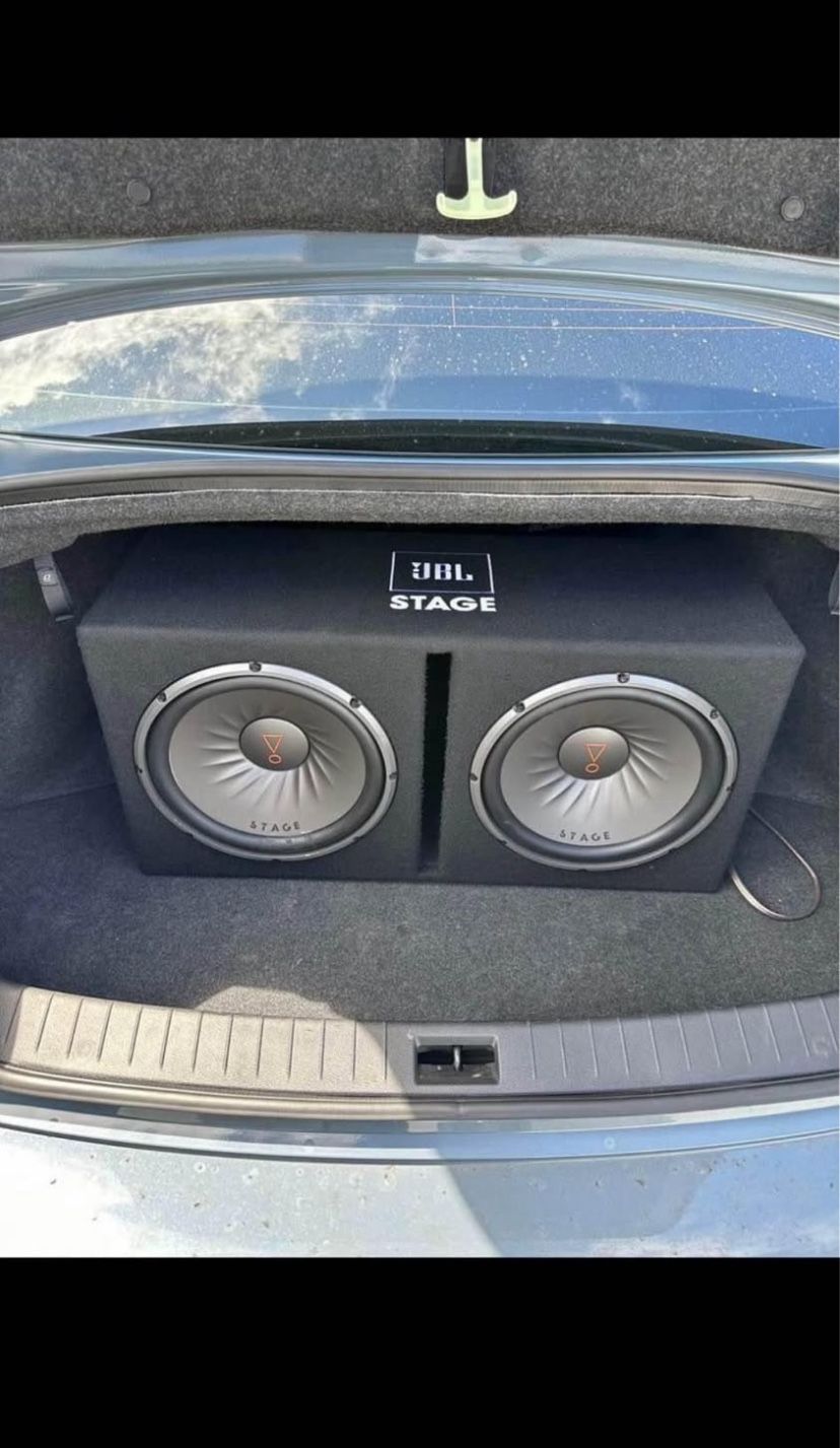 Subwoofers & amplifier