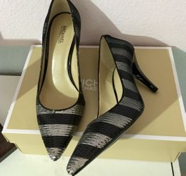 Michael Kors Pointed Toe Pump Size 7