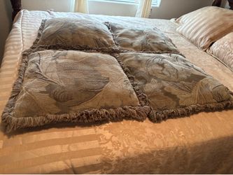 Set of 4 Beautiful Cushions/Pillows 20” L x 20” W; vey Good Condition No Stain No Tear & Clean Like  New
