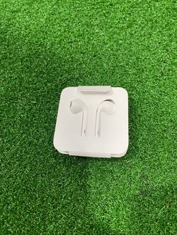 Apple White EarPods with 3.5mm Headphone Plug White USB Adapter White