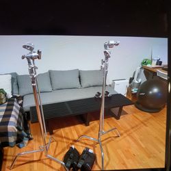 2 Overhead stands