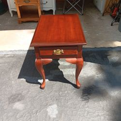 1-Drawer Wood End Table 