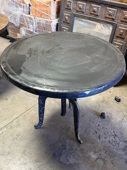 Vintage Industrial Cast Iron Crank Table – Adjustable Height