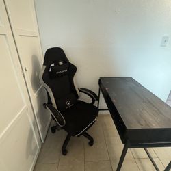 Gaming Chair with Desk 